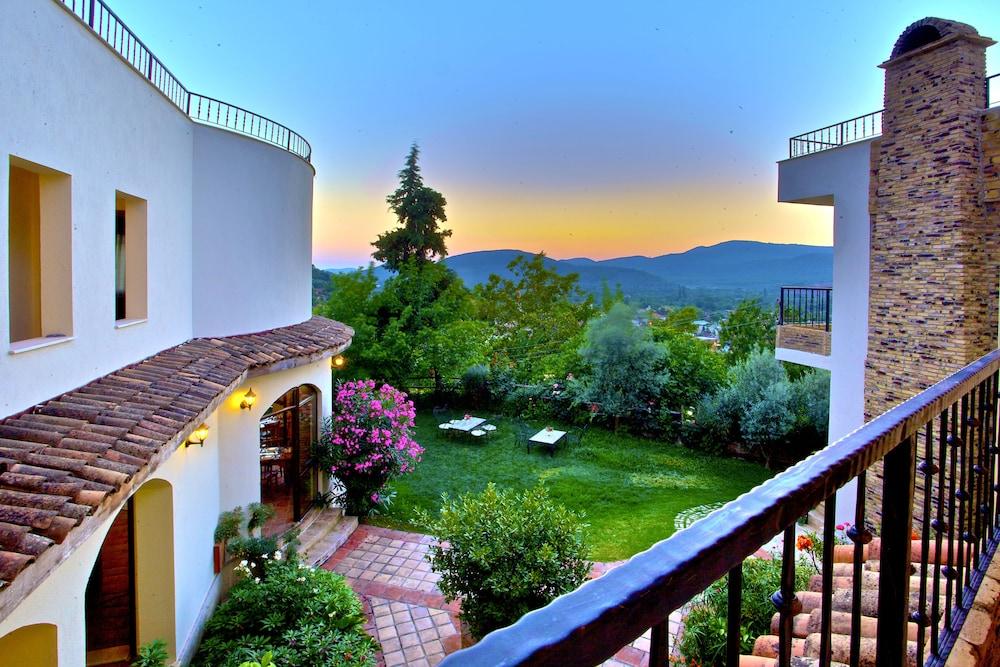 Efes Butik Otel Киразлы Экстерьер фото