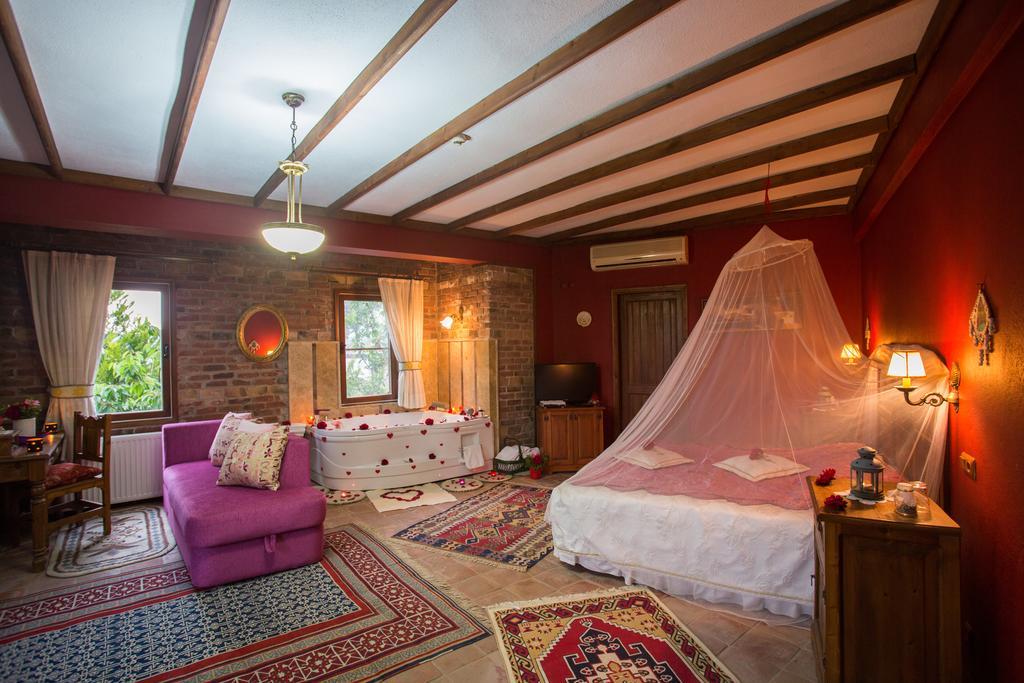 Efes Butik Otel Киразлы Экстерьер фото